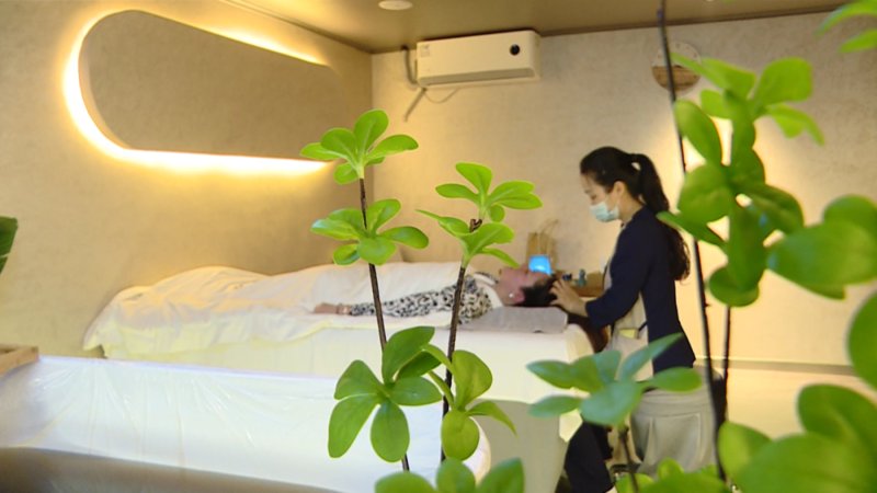 高温瑜伽:如何在炎热潮湿中找到身心平衡